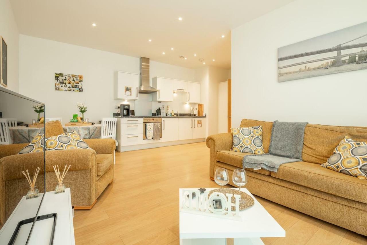 Central Bedford: Two Bedrooms, Breakfast Basket Ngoại thất bức ảnh