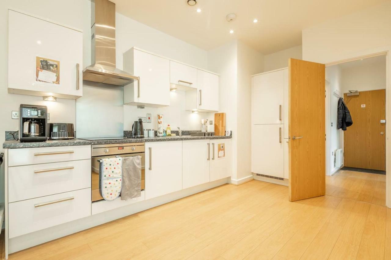 Central Bedford: Two Bedrooms, Breakfast Basket Ngoại thất bức ảnh