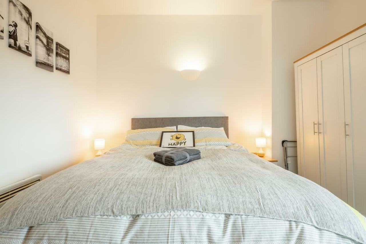 Central Bedford: Two Bedrooms, Breakfast Basket Ngoại thất bức ảnh