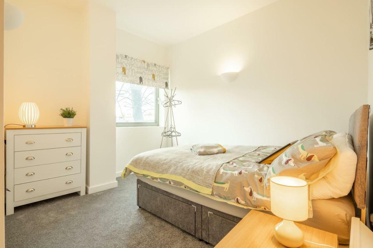Central Bedford: Two Bedrooms, Breakfast Basket Ngoại thất bức ảnh